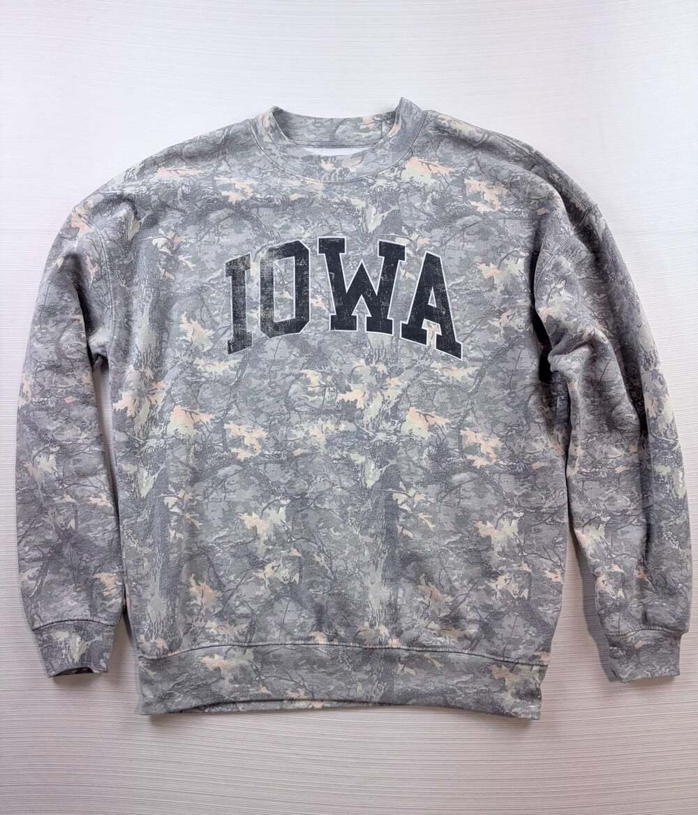 State of Mine Iowa Sweatshirt Size M Grey Camo Crewneck